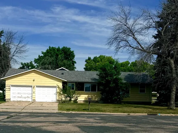 308 E Raven St, Belle Plaine, MN 56011