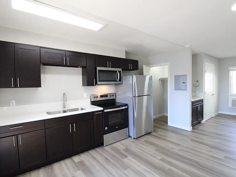Crenshaw Townhouse — Photo 36