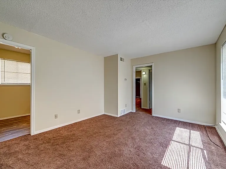 3439 Southern Ave — Photo 5