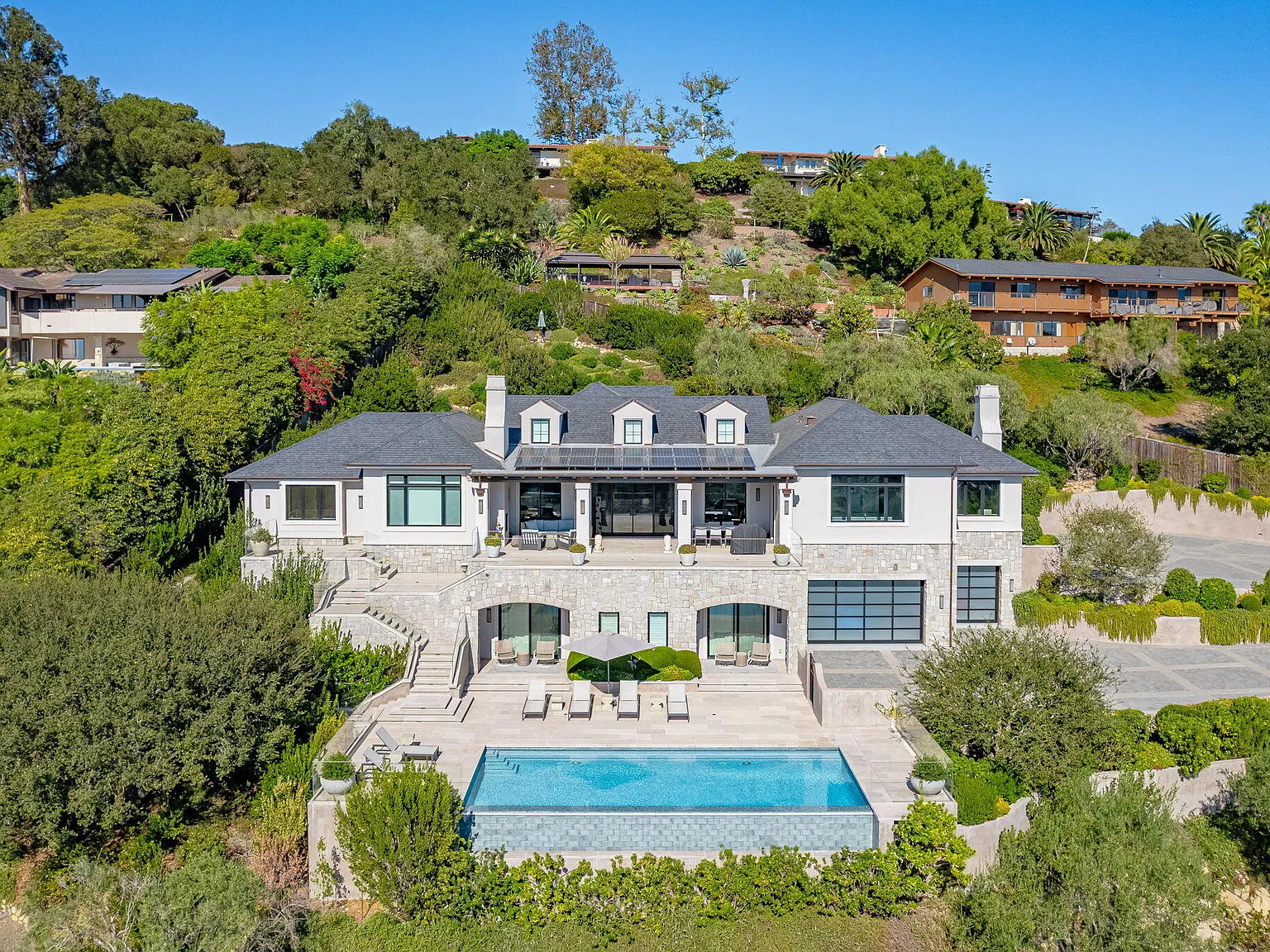 4 bed, 6.0 bath, 6314 sqft, $50,000 — Photo 4