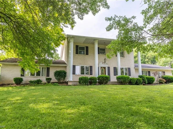 1106 N Orchard Rd NE, Bolivar, OH 44612