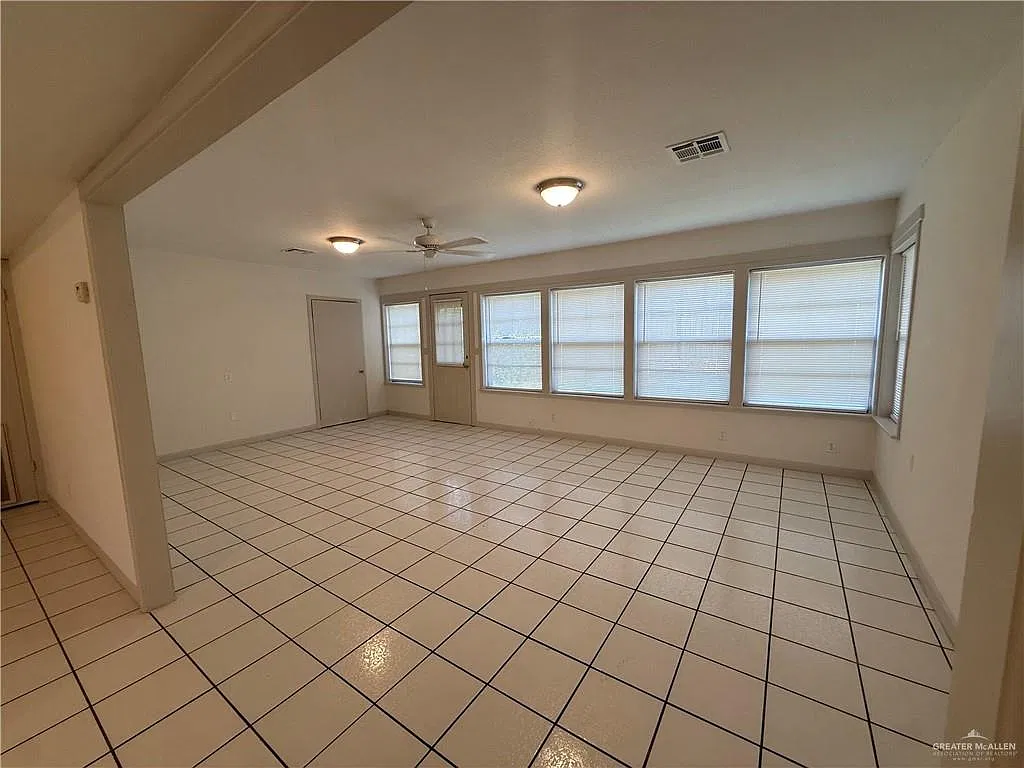 3 bed, 2.0 bath, 1736 sqft, $1,600 — Photo 4