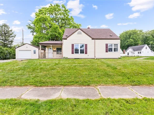 2305 Harding Rd, Cuyahoga Falls, OH 44223