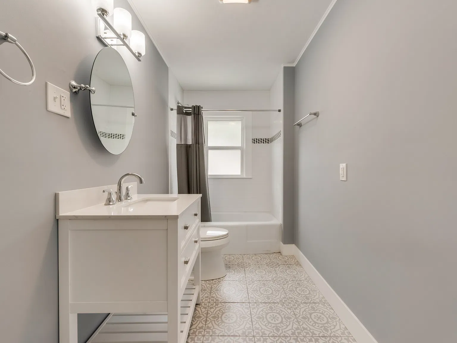3 bed, 1300 sqft, $2,800 — Photo 1