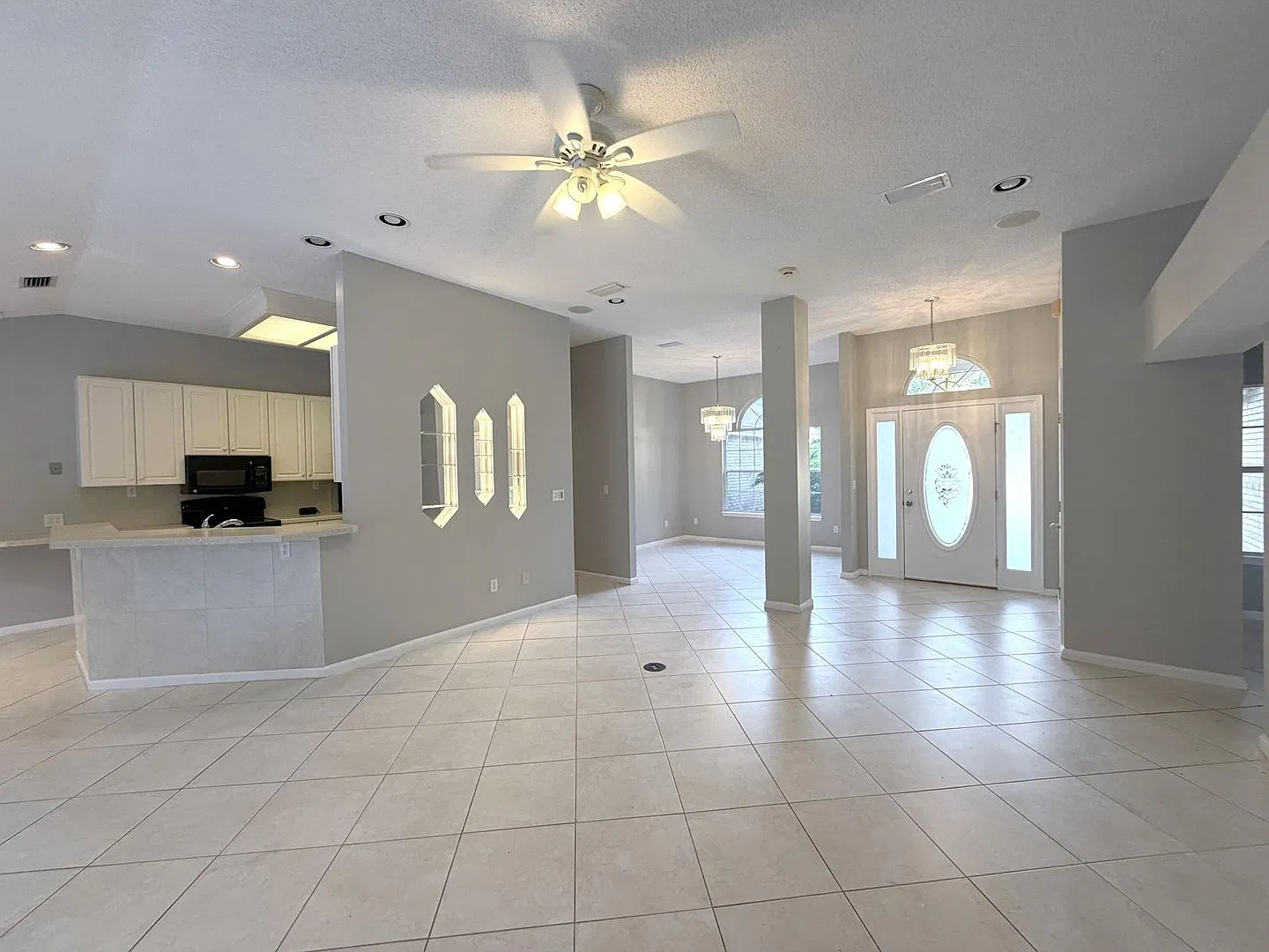 Amazing deal 3/2 w/ Screened Pool on a Cul-de-sac and Preserve — Photo 4