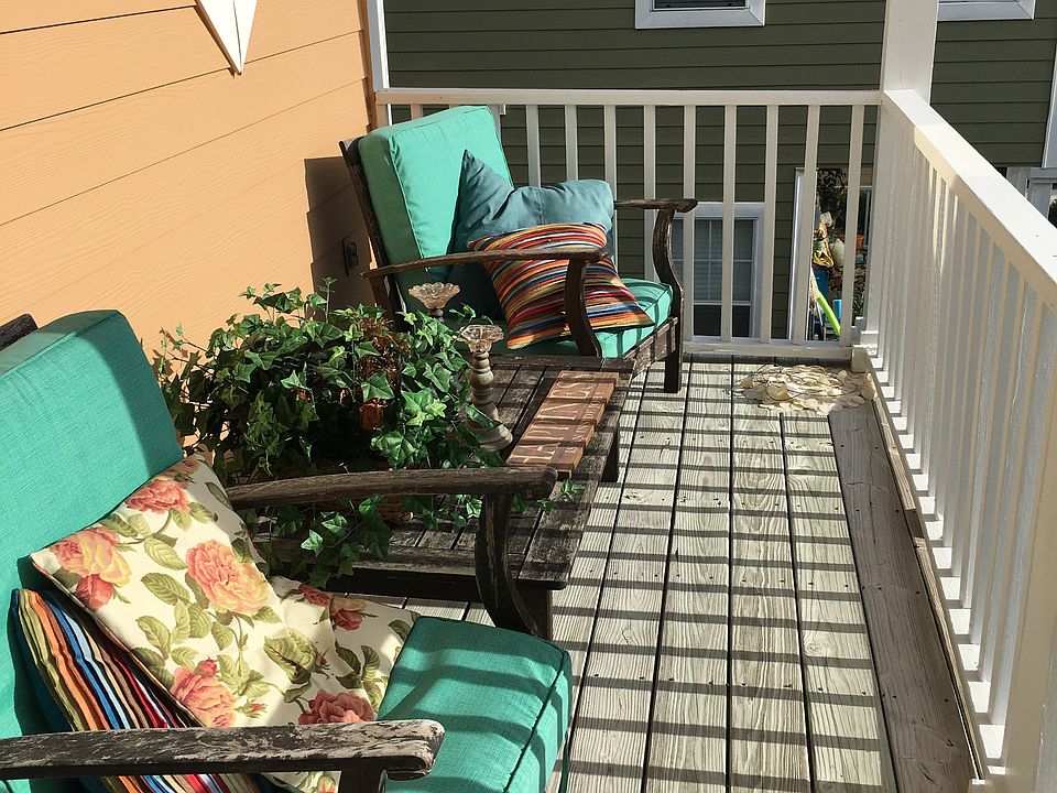 Top balcony 