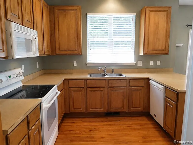 29377 Whistler Dr — Photo 15