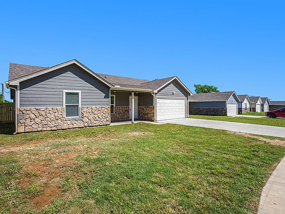 3rd image of 405 Whitney Ct