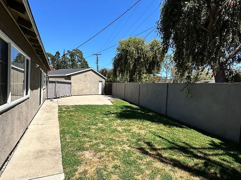 591 Fayette Cir — Photo 14