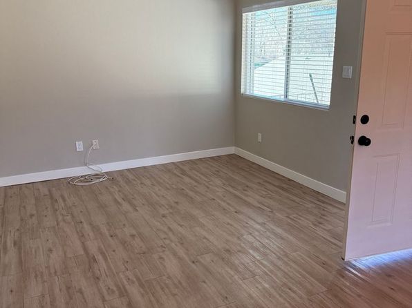220 W Cherry Ave #208