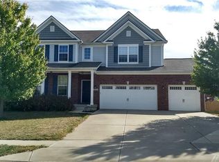 6105 Golden Eagle Dr, Zionsville, IN 46077