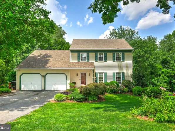 66 Slaymaker Hill Rd, Kinzers, PA 17535