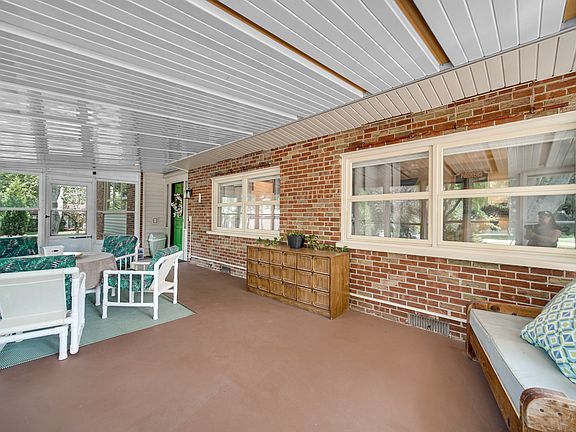 5th image of 205 Sharon Dr