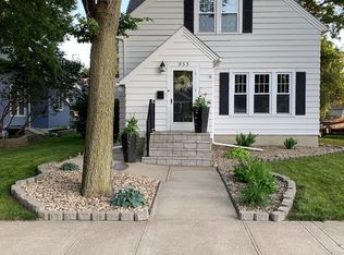 933 E 6th Ave, Mitchell, SD 57301