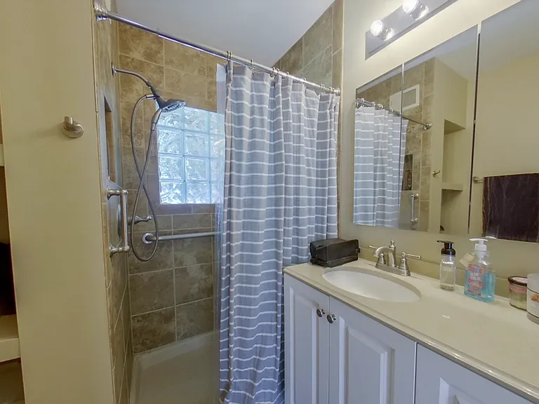 2441 Hobbs Dr — Photo 6