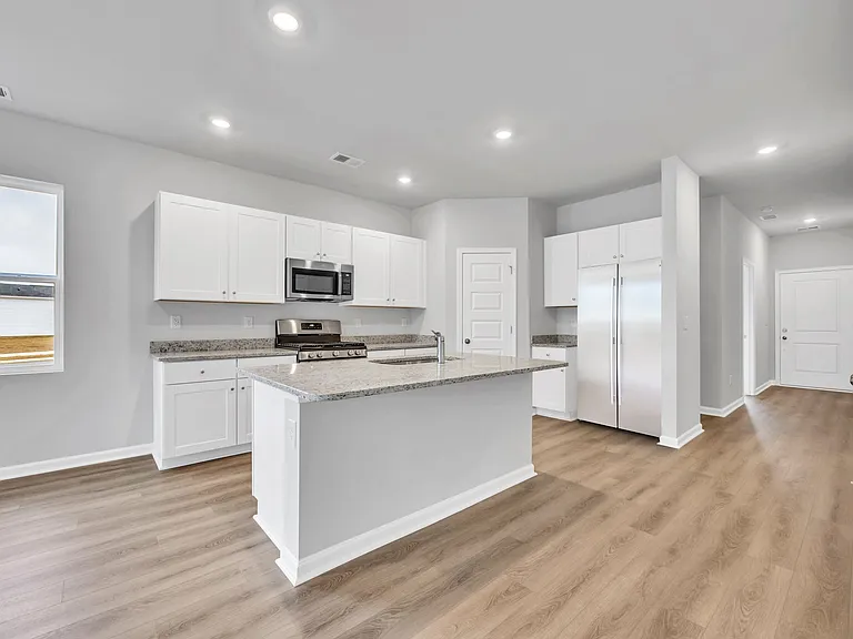 138 Talladega Dr — Photo 32