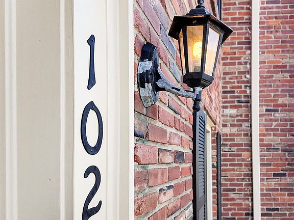 4th image of 102 Hampton Dr