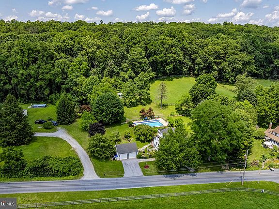 3rd image of 481 Brandamore Rd