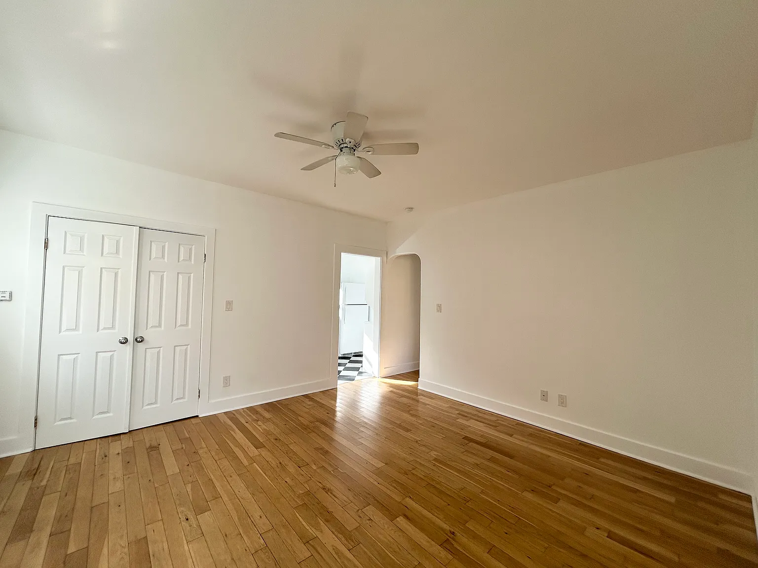 1335 N Harvard Blvd — Photo 2