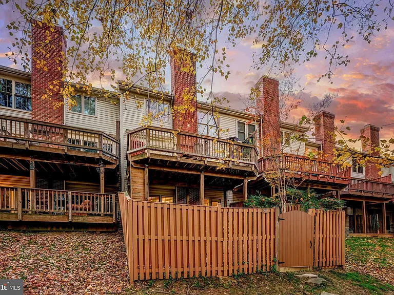 2029 Magarity Ct — Photo 4