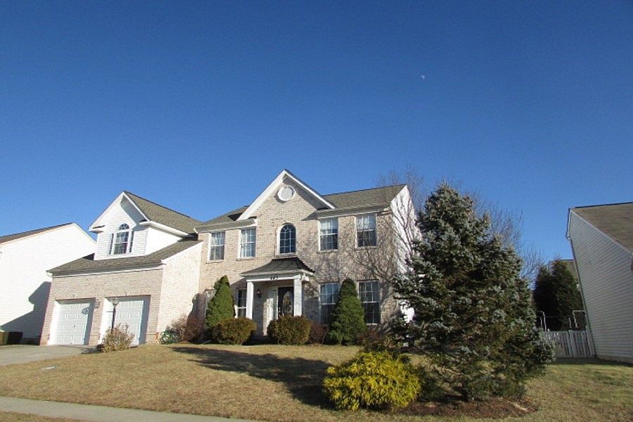 2nd image of 443 Clydebank Dr