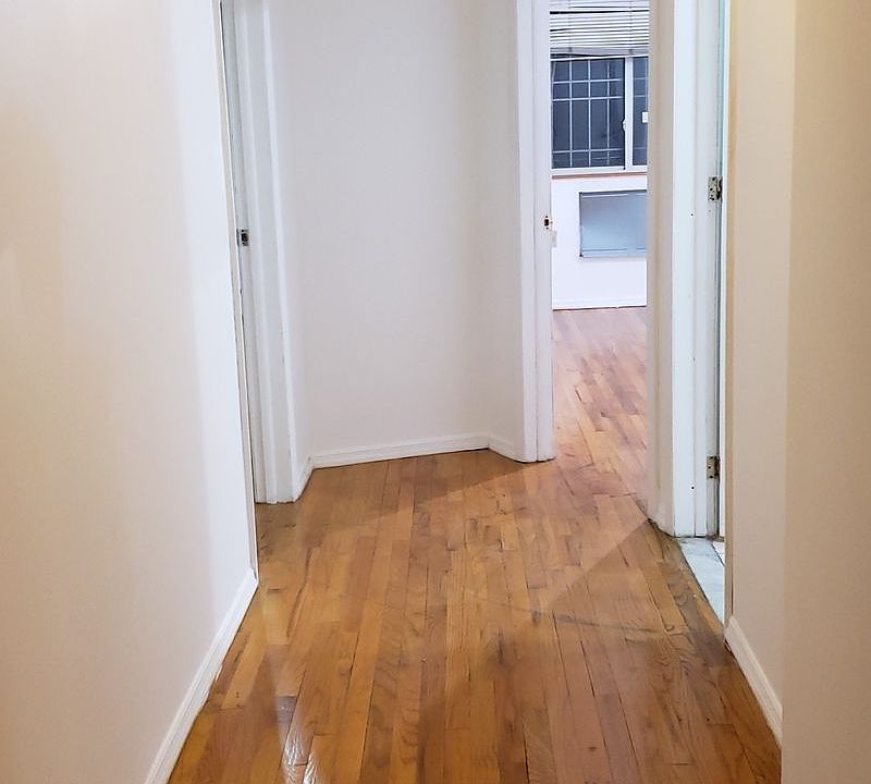 1st image of 3747 59th St APT 1