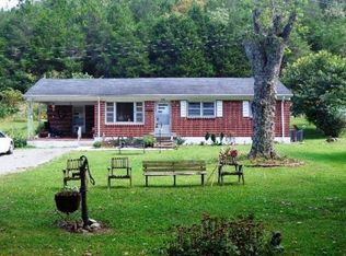 832 Quarles Hollow Ln, Gainesboro, TN 38562