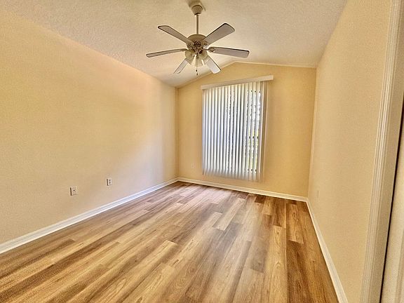 5th image of 10416 Stone Park Dr