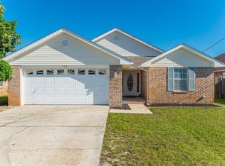 573 Rough Leaf Ln, Mary Esther, FL 32569