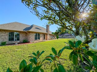 114 W Reno Rd, Azle, TX 76020