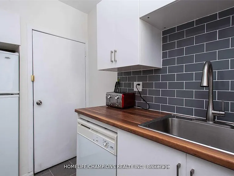 106 Lamb Ave — Photo 5