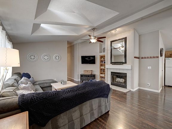 3rd image of 2567 Whispering Hills Cir