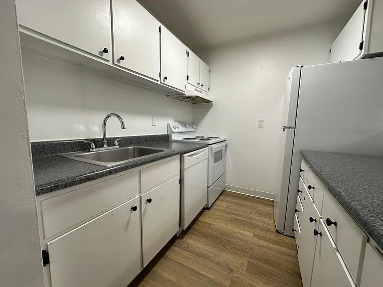 University Park Apartments near Cornell University — Photo 230