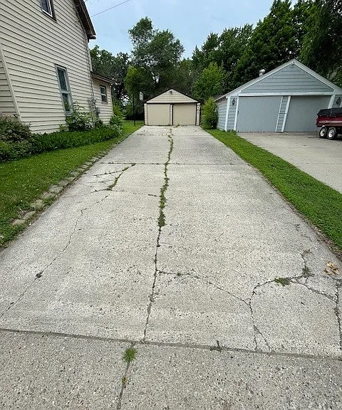 914 N Elm Ave — Photo 24