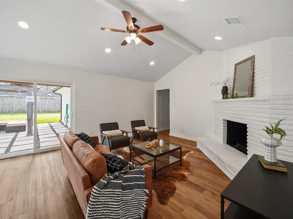 6107 Golden Forest Dr, Houston, TX 77092