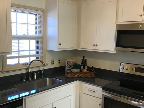 Another view of the kitchen.