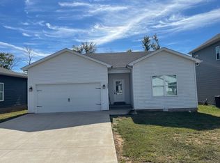 889 McFadin Station St, Bowling Green, KY 42103