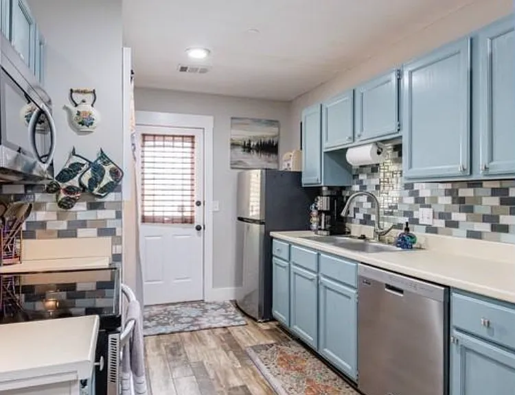 1915 Cooper Landing Dr SE — Photo 3