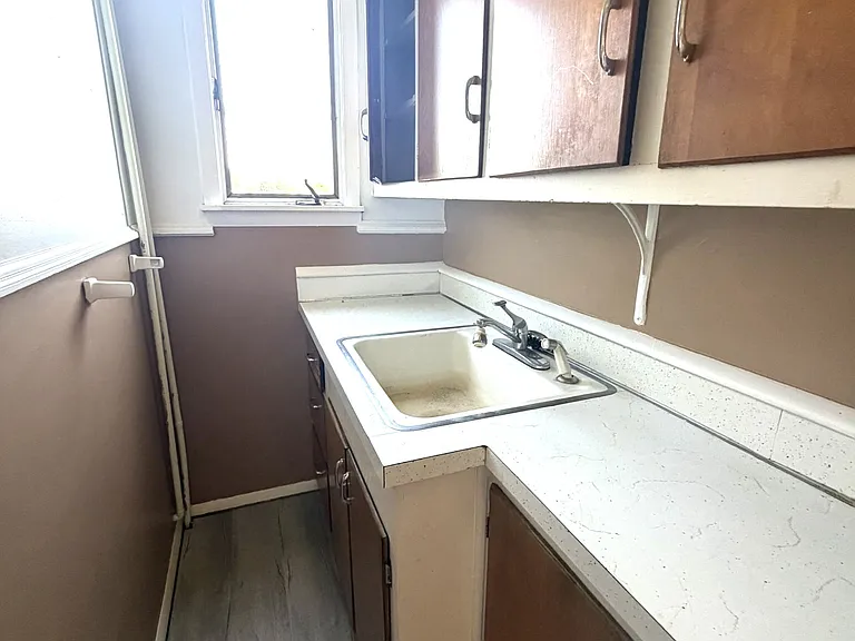 303 E Grove St #2 — Photo 4