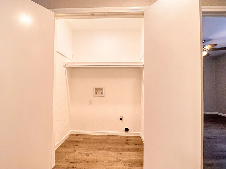 2221 Bowie Dr #7 — Photo 21