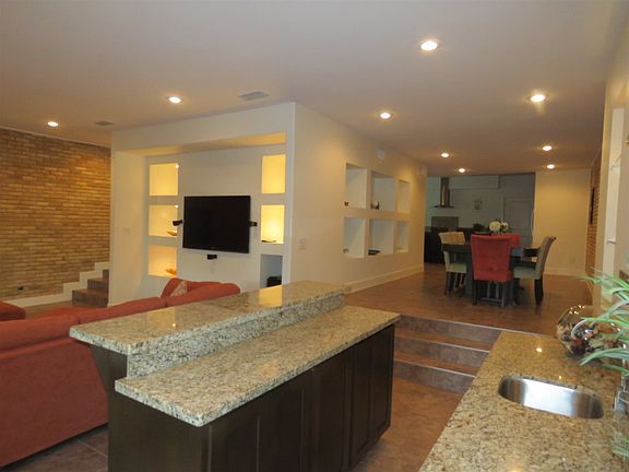 5th image of 8 Northwood Dr