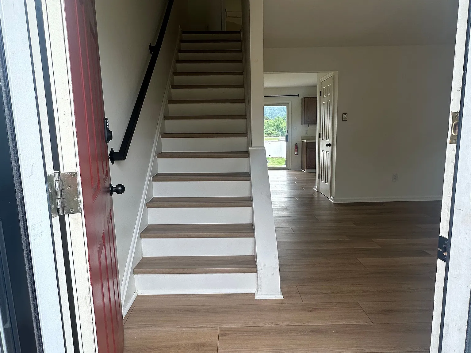 2 bed, 1.0 bath, 1008 sqft, $1,650 — Photo 4