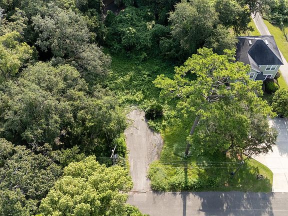 5th image of 911 Buena Vista Dr
