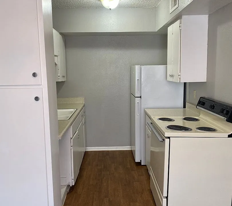 TEXANA APARTMENTS