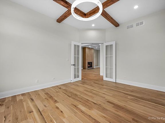 5th image of 16514 Pine Hill Dr