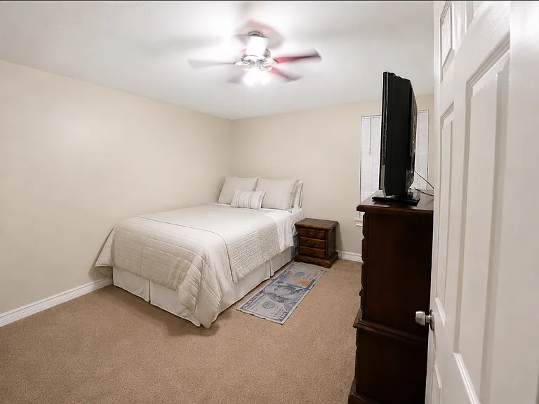 1131 Dogwood Ave — Photo 1