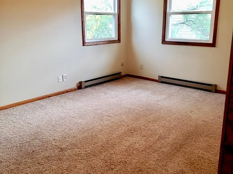 3304 Oak Knoll Dr — Photo 5