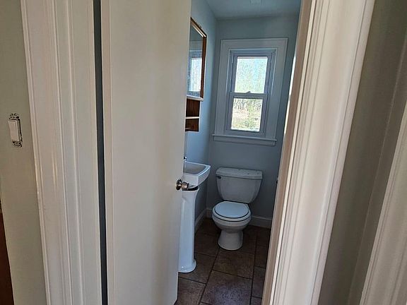 2nd image of 263 Burbank Rd