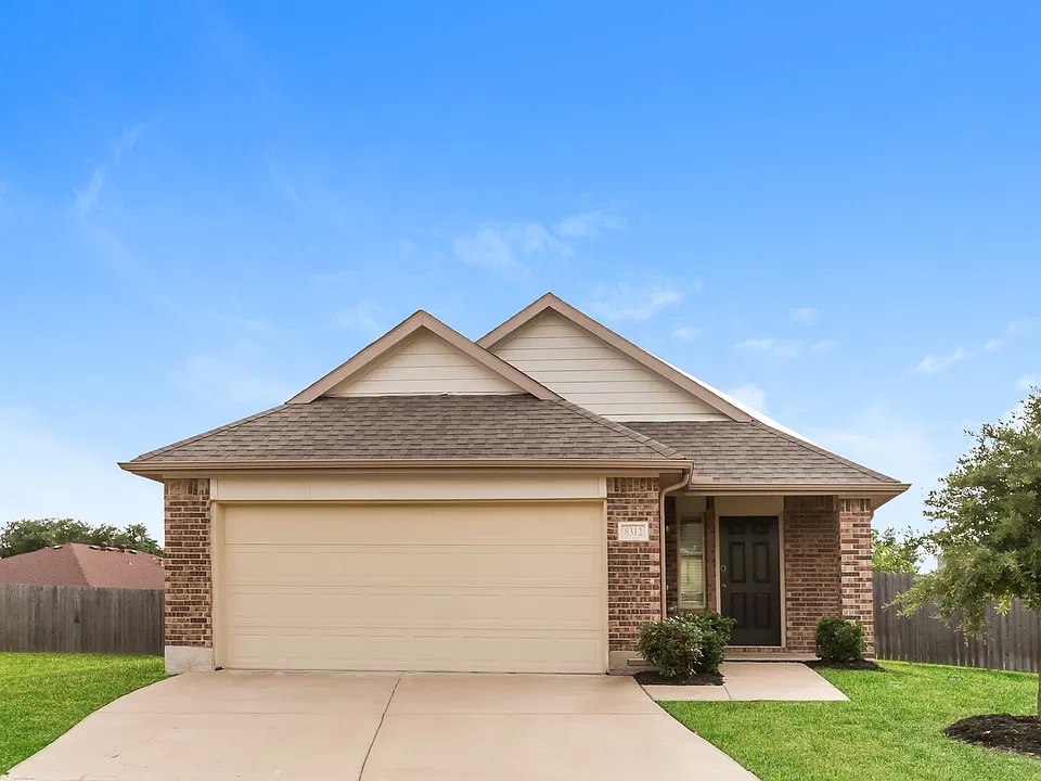 8312 Runner Oak Ln