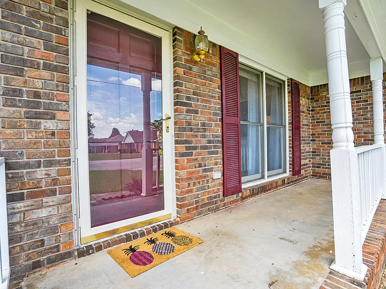 2703 Carrington Dr SW — Photo 40